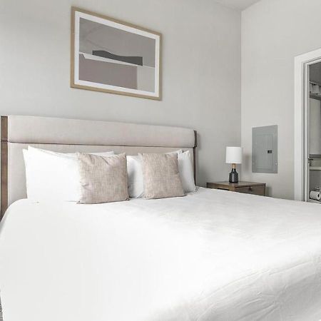 Landing Modern Apartment With Amazing Amenities Austin Exterior photo