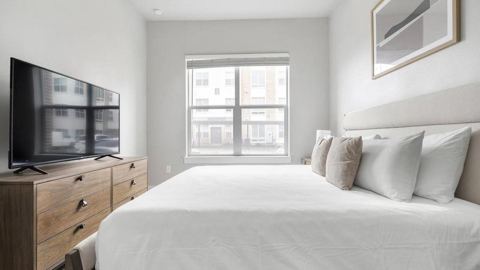 Landing Modern Apartment With Amazing Amenities Austin Exterior photo
