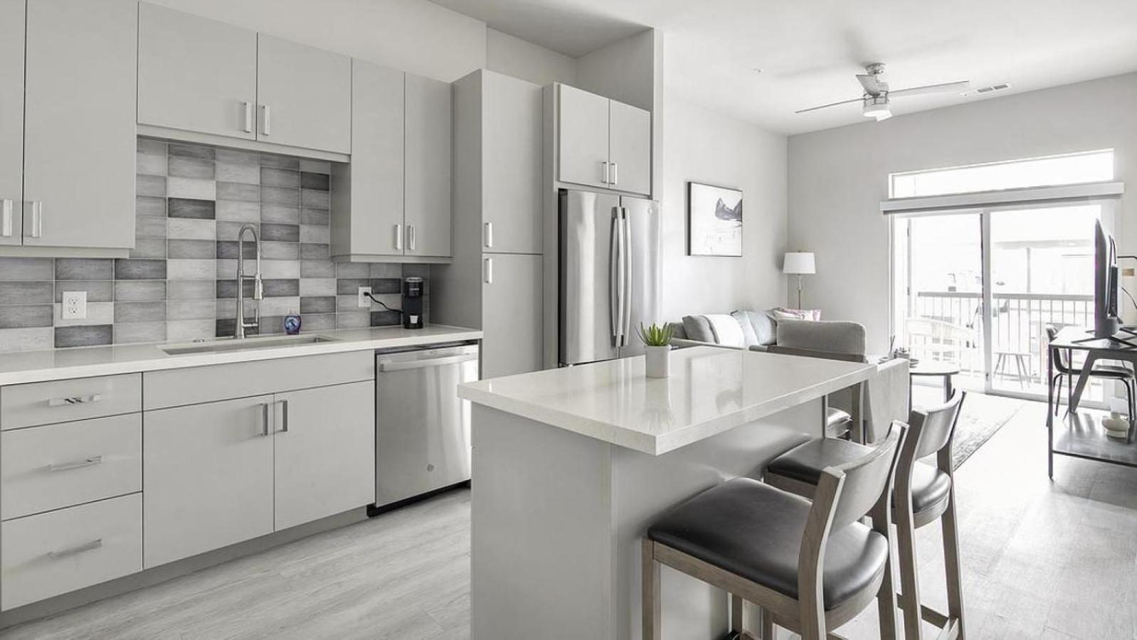 Landing Modern Apartment With Amazing Amenities Austin Exterior photo